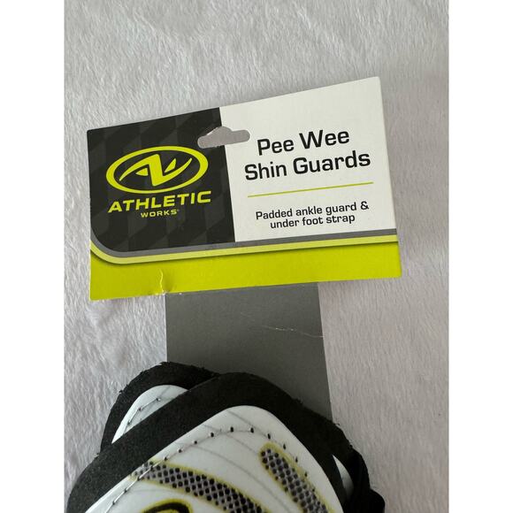 Athletic Works Pee Wee Shin Guards Size S, NWT - Picture 2 of 7